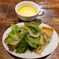 シャンパン食堂 - キッシュ＆スープ