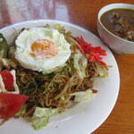 Bosukoro - 焼きそば　500円とお茶碗カレー　200円