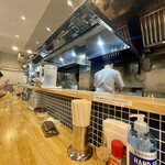 手打式超多加水麺 ののくら - 雰囲気