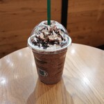 Sutaba-Kkusu Ko-Hi- - ダークモカチップクリームフラペチーノ+チョコソースがけ550円