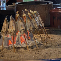 たでの葉 - 天然鮎の一夜干の炭火焼