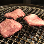 焼肉 神宮 - 