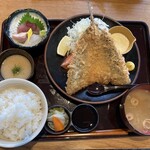 炭焼治郎 - 特大アジフライ定食