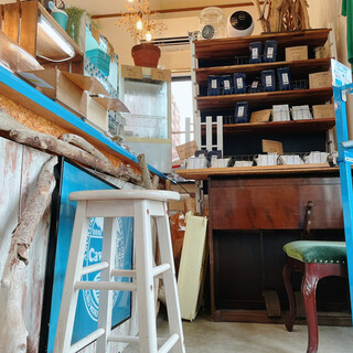 川のほとりのコーヒースタンド カワカフェ_2