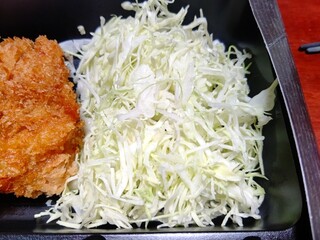 Takuhai Tonkatsu Senmon Ten Kasaneya - 【2021.9.11(土)】熟成重ねかつ弁当1,390円のキャベツ