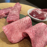 SATOブリアン 本店 - タン、ハラミ、カイノミ