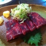 地球屋にんげん亭 - ミンククジラのお刺身  ¥500