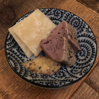 カルネジーオ イースト - 