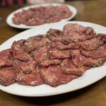 焼肉 栄養楼 - 上タン塩