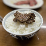 焼肉 栄養楼 - 上タン塩・ご飯大盛り