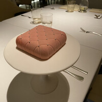 ベージュ アラン・デュカス 東京 - 