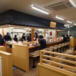 かつや - 店内①