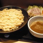 つけ麺 道 - 特製つけ麺(並盛200g) 950円、大盛(+200g) 100円