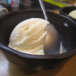 札幌成吉思汗 しろくま - バニラアイス
      