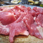 札幌成吉思汗 しろくま - 北海道音更町産　生ラム（サフォーク種）　1,900円
      
      
      