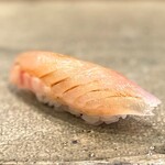 小判寿司 - イサキの軽い昆布締め