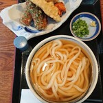 Kodawari Teuchi Udon Yama - かけうどん(1.5玉・冷)と、天ぷら元気盛り