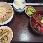 大八 - まぐろ漬け丼（冷たいそば大盛り）