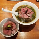 麺屋 六感堂 - 青椒肉風麺＋ローストビーフ丼