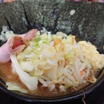 家系ラーメン王道 いしい - 野菜たっぷり♪