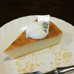 珈琲屋らんぷ - バスクの焦がしチーズ