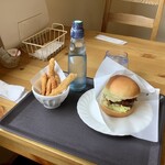 森のハンバーグ工房 ゆみさんち - ハンバーガーセット 600円(税込)