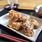 森のハンバーグ工房 ゆみさんち - 【日替わりランチ 600円(税込)】今日のメイン「スパイシーチキン」