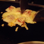 じゅじゅ - 息子大好物「もちピザ」も今夜は倍量！