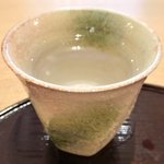 茶遊亭 - 【'12/11/10撮影】モンブラン仕立ての玄米シュークリームとお煎茶のセット 950円 のお湯