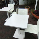 アテスウェイ - イートイン席（店外）