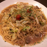 味・ma-ru - 「パスタデザートランチ」（900円）。選んだパスタは「ハンガリー産合鴨肉と白菜のラグースパゲティーニ」。なかなか個性的なパスタで美味しかった。