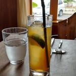 アル・ケッチァーノ - 人気No.1ドリンク、ジンジャーエール。生姜が濃い〜！