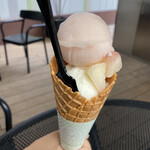 Gelato pique cafe creperie - 桃とヨーグルトのジェラート