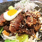 蘭麻 - ステーキと牛煮込肉の丼