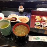 Endou Zushi - お昼のお弁当（吸い物付）　¥1,320