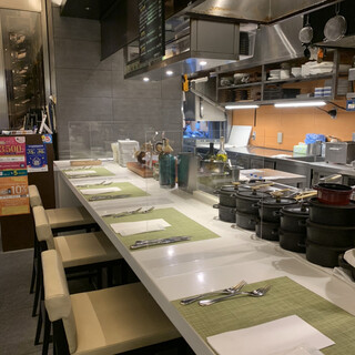 モダンカタランスパニッシュ ビキニ_2