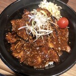炙り豚丼 火輪 - 「辛 炙り山椒豚丼(味噌)(並)」(1030円)+「肉増し」(120円)