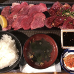 焼肉酒場 にくまる - 牛タン&カルビ