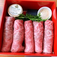 フランス料理 榛名 - 3段目：ローストビーフ、マスタード、ホースラディッシュ