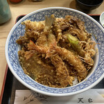 てんぷら天松 日本橋店 - ビジュアル的には以下にも老舗の天丼です