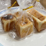 スザ ビストロ - 長いのが紅茶パン