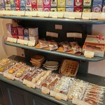 パティスリーマサ - 店内の様子①。