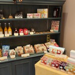 パティスリーマサ - 店内の様子②。