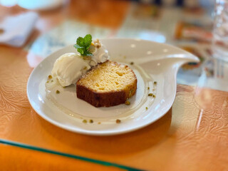 ウッディカフェ - レモンのパウンドケーキ
