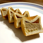 スザ ビストロ - SUZAの大ヒット商品　アールグレイの紅茶クリームパン