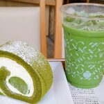 Nanas green tea - 抹茶ロールケーキと抹茶ラテ