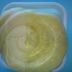 さかくら総本家 - 角なしさざゑ最中　裏（？）から