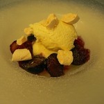 シェ・ムラ - ぶどうのエペスムース　バニラアイス添え