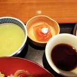 亀甲堂 - 水郷赤鶏の親子丼セット