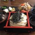 鬼うどん 金勝 - モツ煮定食＋うどん付き